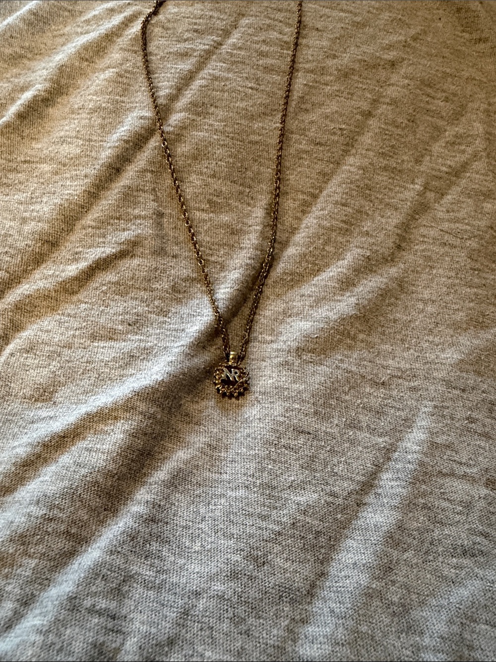 Nina Ricci vintage necklace guc
